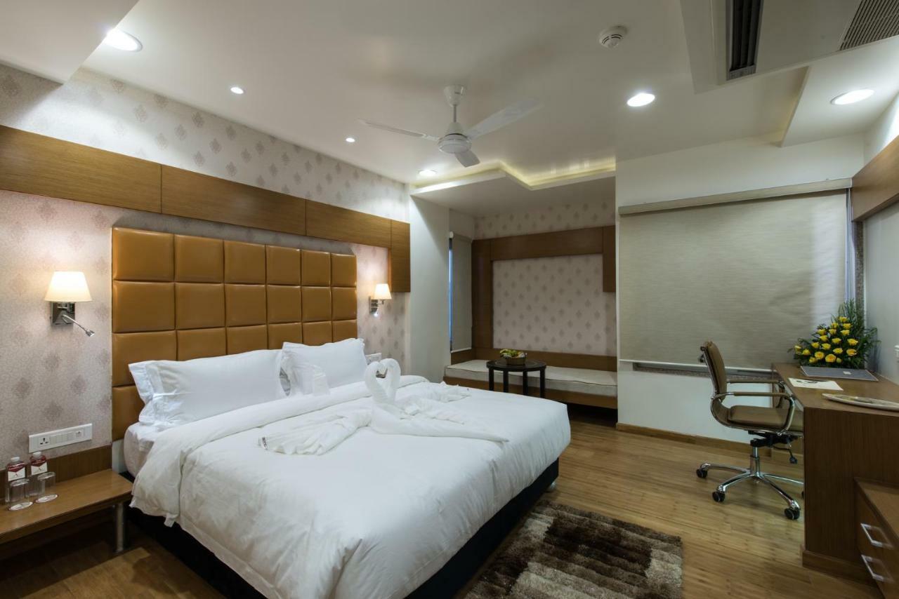 Hotel Atishay Bhopal Exterior photo